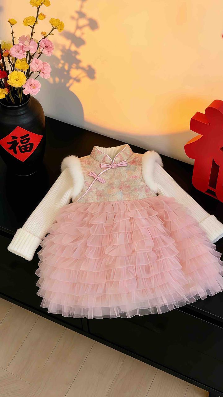 童装对镜自拍 AI 童装提示词 7 的 GPT Image 2 提示词示例图:童装对镜自拍场景的 AI 童装图片提示词,适合童装店、小红书图文、电商主图和儿童穿搭内容生成 9:16 竖版氛围图。