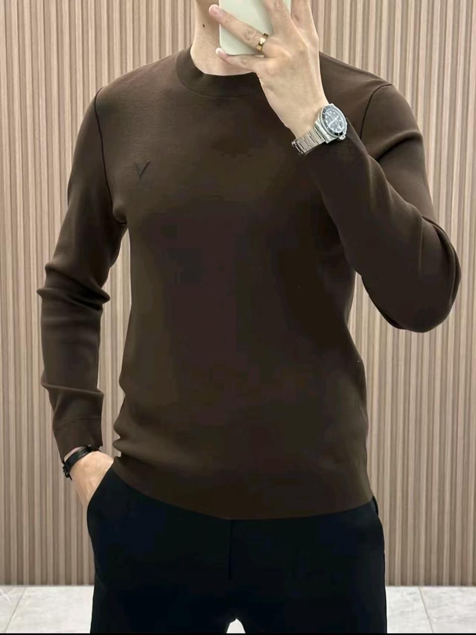 工装机能男装 AI 男装提示词 65 Qwen Image prompt example: 工装机能男装场景的 AI 男装图片提示词,适合男装店、小红书图文、电商主图和男士穿搭内容生成 9:16 竖版氛围图。