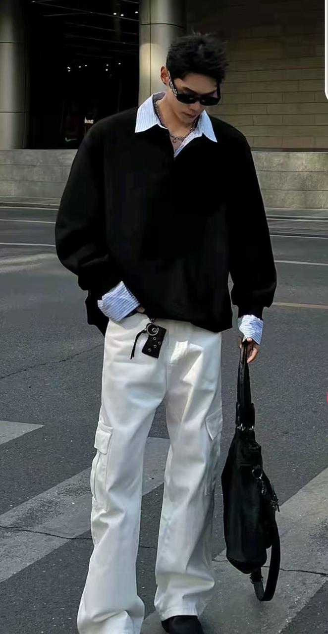 男装写真 AI 男装提示词 16 Qwen Image prompt example: 男装写真场景的 AI 男装图片提示词,适合男装店、小红书图文、电商主图和男士穿搭内容生成 9:16 竖版氛围图。