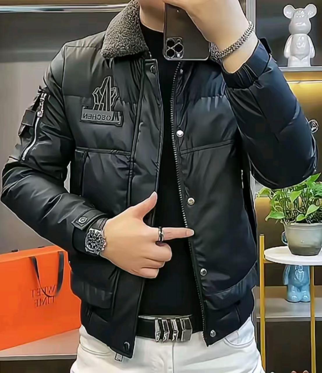 国风男装 AI 男装提示词 2 Qwen Image 프롬프트 예시: 国风男装场景的 AI 男装图片提示词,适合男装店、小红书图文、电商主图和男士穿搭内容生成 9:16 竖版氛围图。