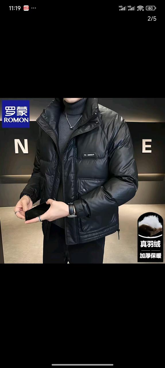 工装机能男装 AI 男装提示词 113 Qwen Image prompt example: 工装机能男装场景的 AI 男装图片提示词,适合男装店、小红书图文、电商主图和男士穿搭内容生成 9:16 竖版氛围图。