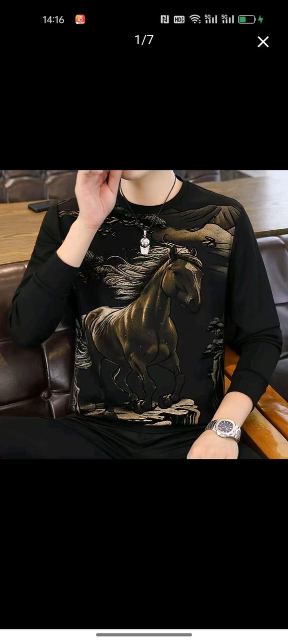 AI 男装提示词 36 Qwen Image prompt example: AI 男装场景的 AI 男装图片提示词,适合男装店、小红书图文、电商主图和男士穿搭内容生成 9:16 竖版氛围图。