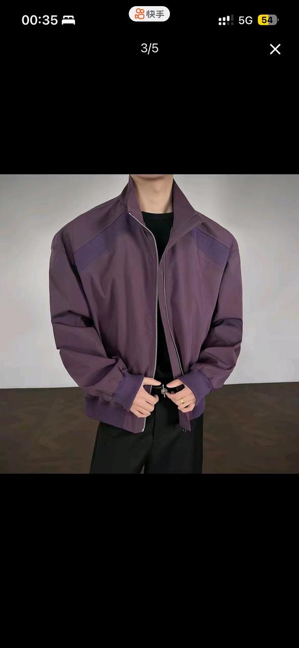 男装写真 AI 男装提示词 25 GPT Image 2 prompt example: 男装写真场景的 AI 男装图片提示词,适合男装店、小红书图文、电商主图和男士穿搭内容生成 9:16 竖版氛围图。