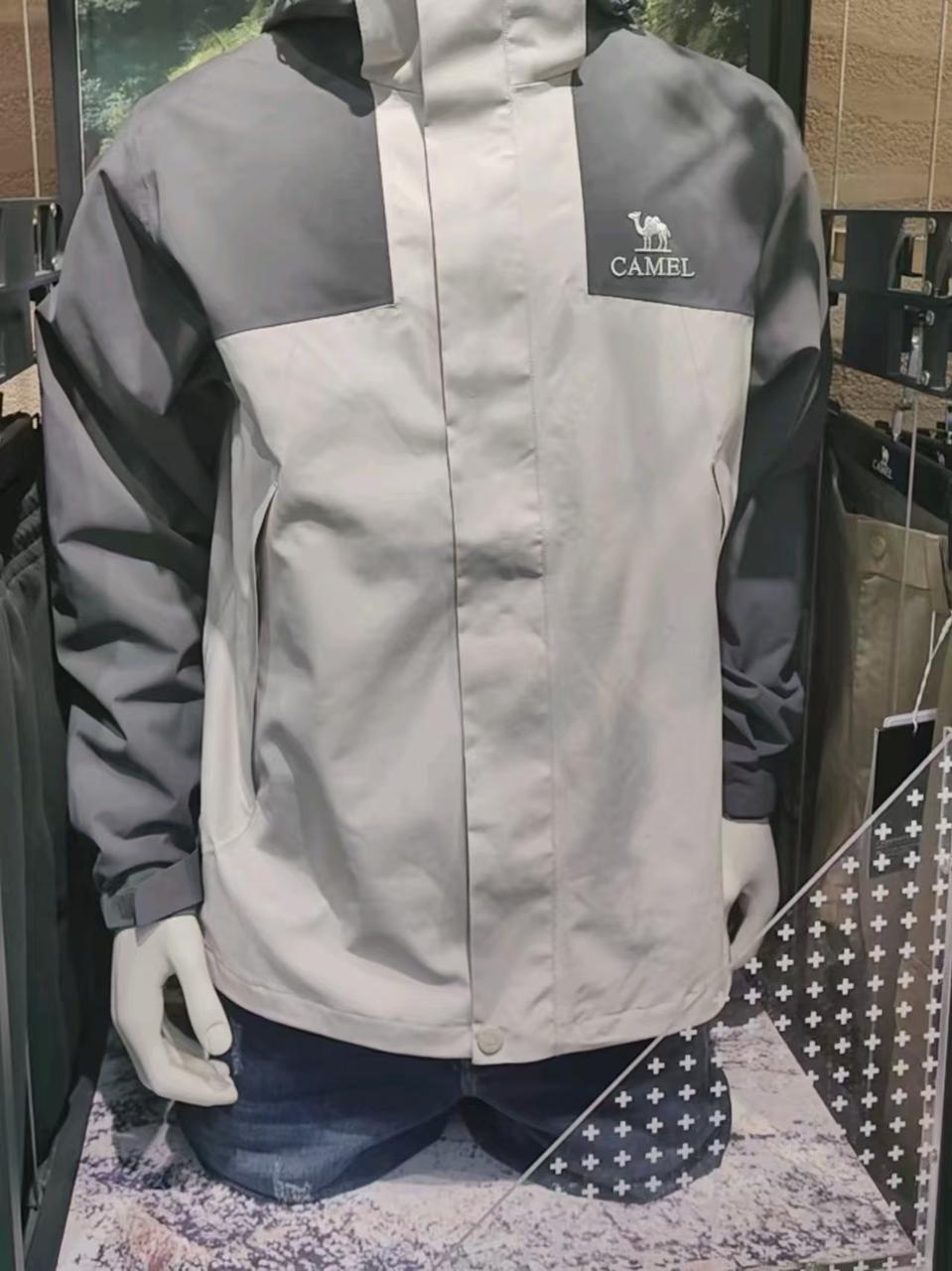 工装机能男装 AI 男装提示词 123 GPT Image 2 prompt example: 工装机能男装场景的 AI 男装图片提示词,适合男装店、小红书图文、电商主图和男士穿搭内容生成 9:16 竖版氛围图。