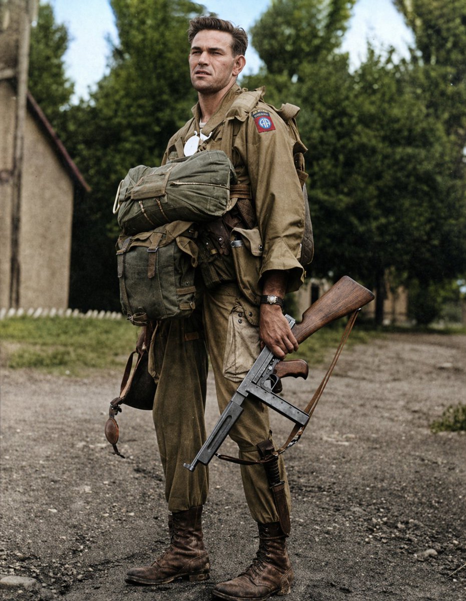 Historical WWII Photo Colorization Qwen Image 프롬프트 예시: This prompt restores a black-and-white wartime reference photo into a realistic, historically accurate colorized image for...